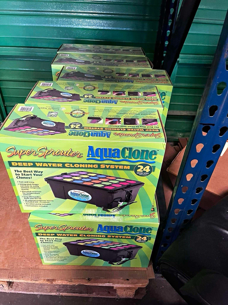 Super Sprouter AquaClone Deep Water Cloning Machine, 24 Sites, Black