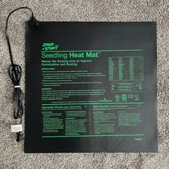 [USED] JUMPSTART – SEEDLING HEAT MAT – 20.75in x 20.75in