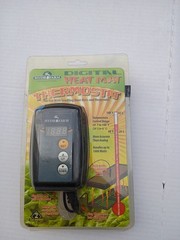 Hydrofarm Digital Heat Mat Thermostat – Temperature Controller for Seedling Prop